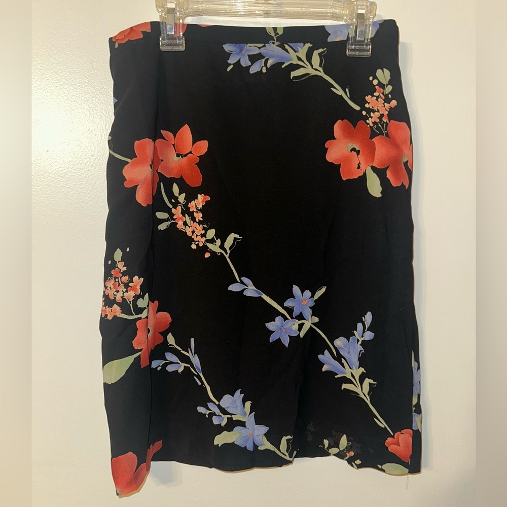 Vintage Casual Corner Black Pencil Skirt with Red and Blue Floral Design